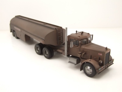 Peterbilt 281 Tank-Sattelzug 1955 verrostet "Duell" Modellauto 1:43 ixo models