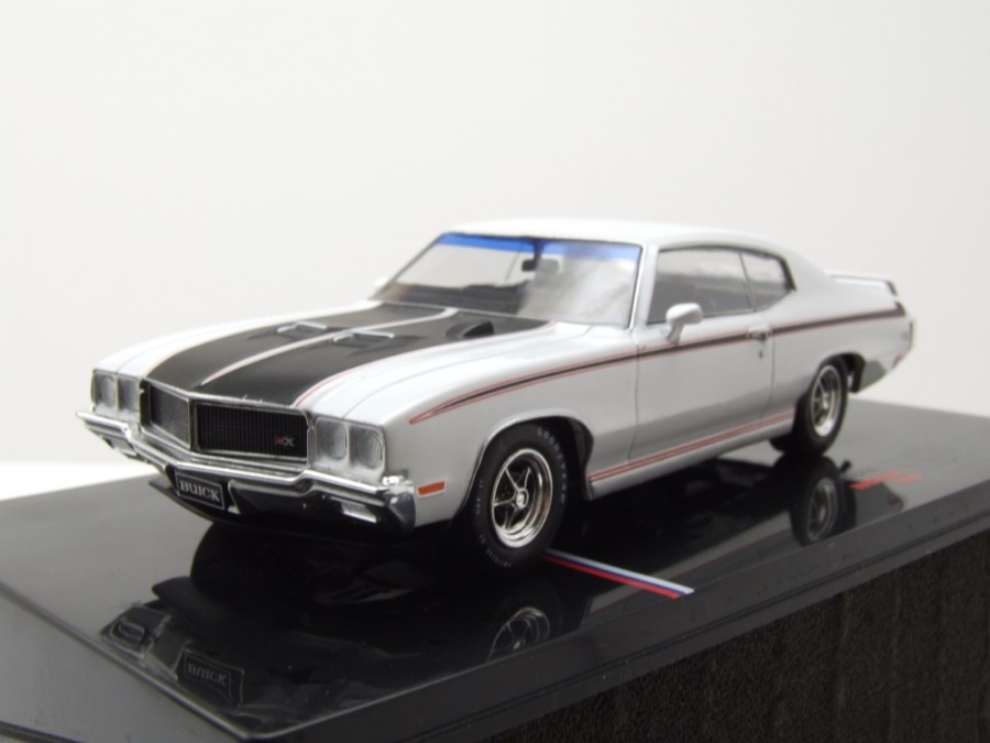 Buick GSX 1970 weiß schwarz Modellauto 1:43 ixo models