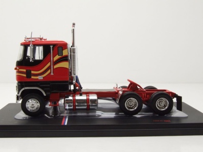 Ford CL 9000 Zugmaschine 1976 rot Modellauto 1:43 ixo models