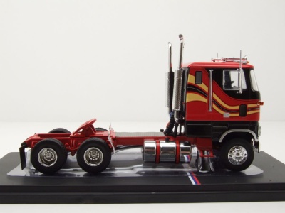 Ford CL 9000 Zugmaschine 1976 rot Modellauto 1:43 ixo models
