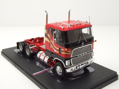 Ford CL 9000 Zugmaschine 1976 rot Modellauto 1:43 ixo models