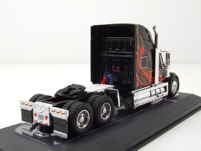International Lonestar Zugmaschine 2010 schwarz rot...