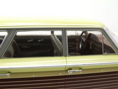 Ford LTD Country Squire 1960 hellgelb Modellauto 1:18 MCG