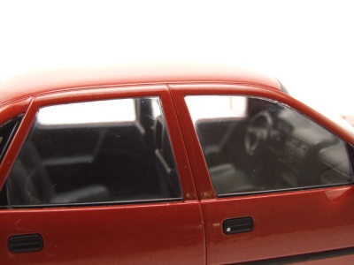 Opel Vectra A 2000 1988 dunkelrot metallic Modellauto 1:18 MCG