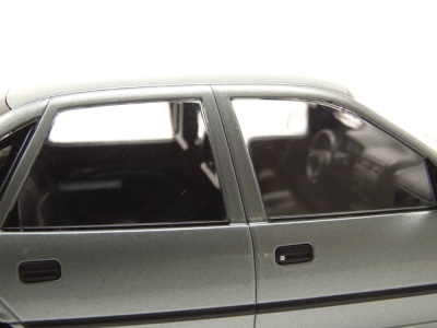 Opel Vectra A 2000 1988 dunkelgrau metallic Modellauto 1:18 MCG