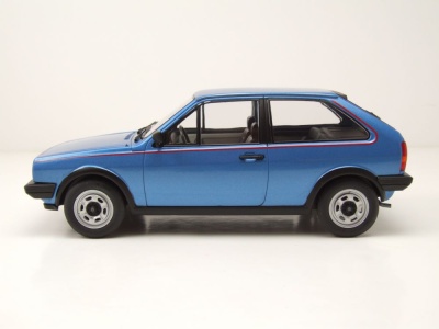 VW Polo 2 Coupe GT 1985 blau metallic Modellauto 1:18 MCG