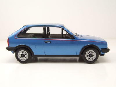 VW Polo 2 Coupe GT 1985 blau metallic Modellauto 1:18 MCG