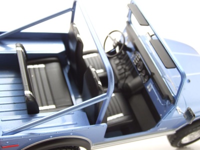 Jeep CJ-7 Laredo 1980 blau metallic Modellauto 1:18 MCG