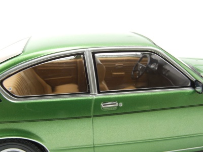 Opel Kadett C Coupe 1975 grün metallic Modellauto 1:18 MCG