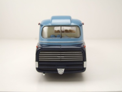Ikarus 55-53 Bus 1953 hellblau dunkelblau Modellauto 1:43 Premium ClassiXXs