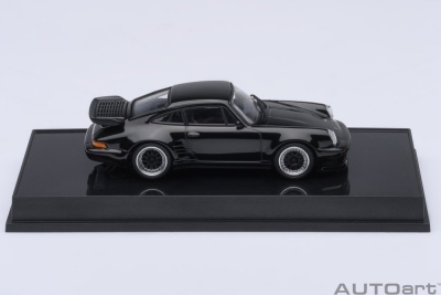 Porsche 911 (930) Turbo schwarz Blackbird Wangan Midnight Comic #1 Modellauto 1:64 Autoart