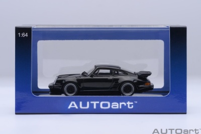 Porsche 911 (930) Turbo schwarz Blackbird Wangan Midnight Comic #1 Modellauto 1:64 Autoart