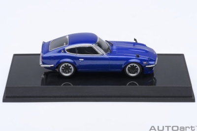 Nissan Fairlady Z (S30) blau Akuma no Z Wangan Midnight Comic #1 Modellauto 1:64 Autoart