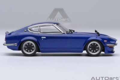 Nissan Fairlady Z (S30) blau Akuma no Z Wangan Midnight Comic #1 Modellauto 1:64 Autoart