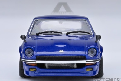 Nissan Fairlady Z (S30) blau Akuma no Z Wangan Midnight Comic #1 Modellauto 1:64 Autoart