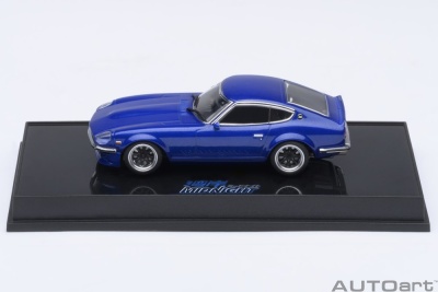 Nissan Fairlady Z (S30) blau Akuma no Z Wangan Midnight Comic #4 Modellauto 1:64 Autoart