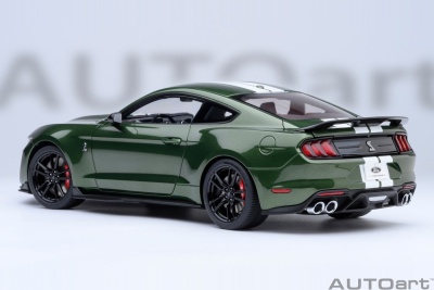 Ford Shelby Mustang GT500 grün Modellauto 1:18 Autoart