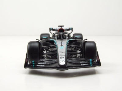 Mercedes AMG W15 E #63 Formel 1 2024 mit Russel Figur Modellauto 1:24 Bburago