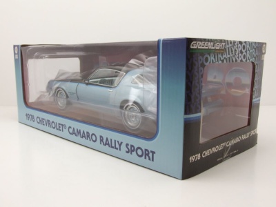 Chevrolet Camaro Z/28 Rally Sport 1978 hellblau metallic schwarz Modellauto 1:18 Greenlight Collectibles
