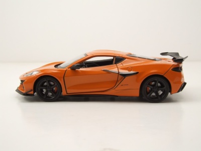 Chevrolet Corvette Z06 2023 orange Modellauto 1:24 Welly