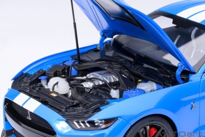 Ford Shelby Mustang GT500 blau weiß Modellauto 1:18 Autoart