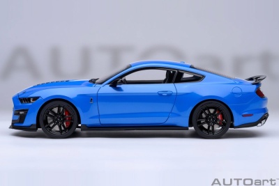 Ford Shelby Mustang GT500 blau weiß Modellauto 1:18 Autoart