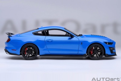 Ford Shelby Mustang GT500 blau weiß Modellauto 1:18 Autoart