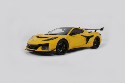 Chevrolet Corvette C8 ZR1 2025 gelb Modellauto 1:18 GT...