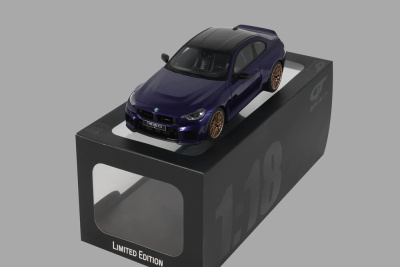BMW M2 CS 2025 lila Modellauto 1:18 GT Spirit