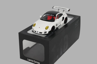 LB-Works Liberty Walk Porsche 911 Turbo 2024 weiß Modellauto 1:18 GT Spirit