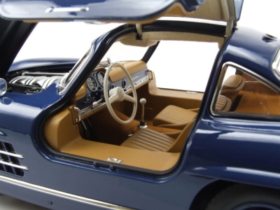 Mercedes 300 SL Flügeltürer W198 1954 blau Modellauto 1:18 Norev