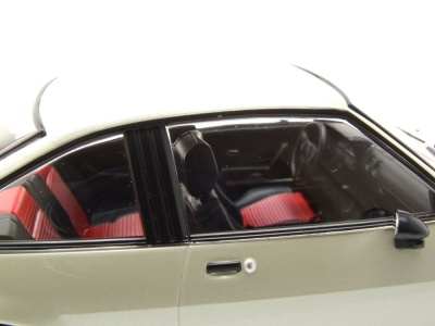 Opel Manta GSi 1987 platin metallic Modellauto 1:18 Norev