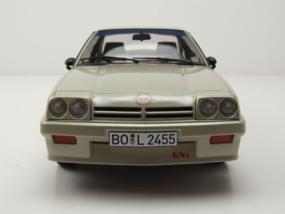 Opel Manta GSi 1987 platin metallic Modellauto 1:18 Norev