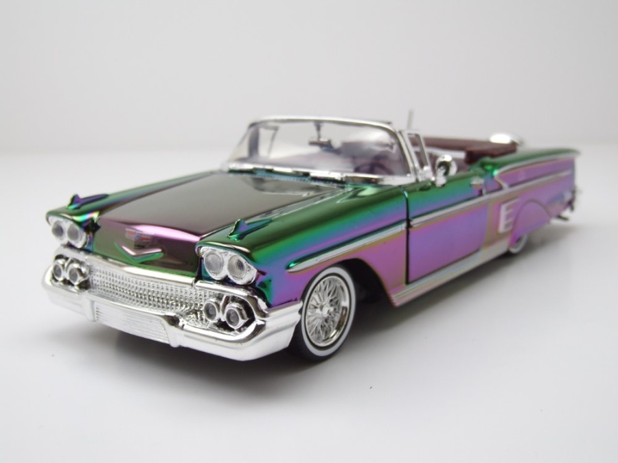 Chevrolet Impala Convertible 1958 lila grün chrom Modellauto 1:24 Motormax