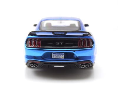 Ford Mustang GT 2018 chrom blau Modellauto 1:24 Motormax