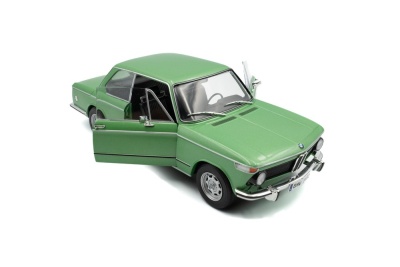 BMW 1602 1971 grün Modellauto 1:18 Solido