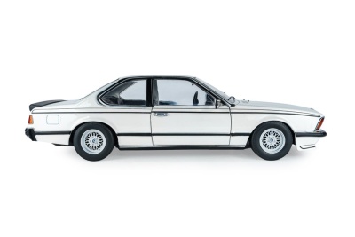 BMW 635 CSI E24 Hartge 1984 weiß Modellauto 1:18 Solido