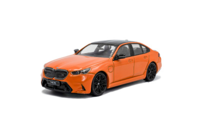 BMW G90 M5 Sedan 2024 fire orange Modellauto 1:43 Solido