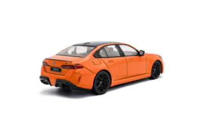 BMW G90 M5 Sedan 2024 fire orange Modellauto 1:43 Solido