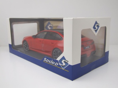 BMW M5 (G90) 2025 rot metallic Modellauto 1:18 Solido