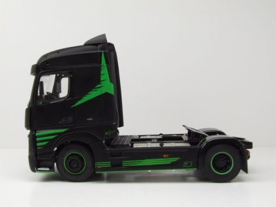 Mercedes Actros R5 Italian Collection Zugmaschine 2021 schwarz Modellauto 1:24 Solido