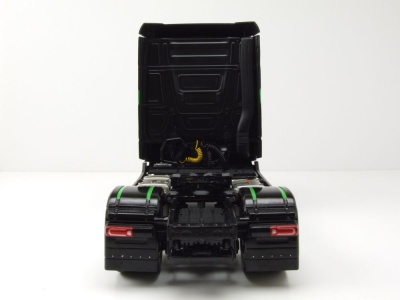 Mercedes Actros R5 Italian Collection Zugmaschine 2021 schwarz Modellauto 1:24 Solido