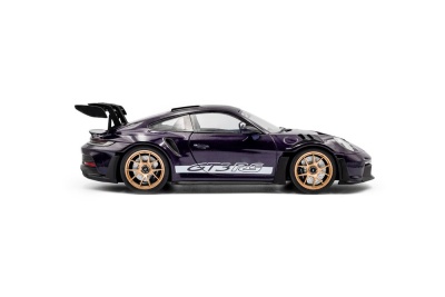 Porsche 911 GT3 RS Weissach Package 2024 lila metallic Modellauto 1:18 Solido