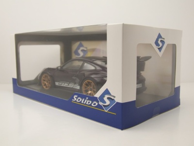 Porsche 911 GT3 RS Weissach Package 2024 lila metallic Modellauto 1:18 Solido