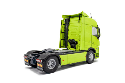 Volvo FH16 Globetrotter XL Zugmaschine 2023 neon grün Modellauto 1:24 Solido