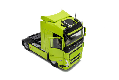 Volvo FH16 Globetrotter XL Zugmaschine 2023 neon grün Modellauto 1:24 Solido