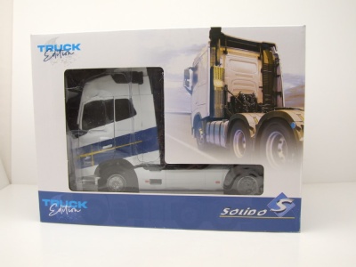 Volvo FH16 Globetrotter XL Zugmaschine 2019 weiß Modellauto 1:24 Solido