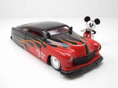 Mercury Coupe 1951 schwarz rot mit Mickey Mouse Figur Modellauto 1:24 Jada Toys