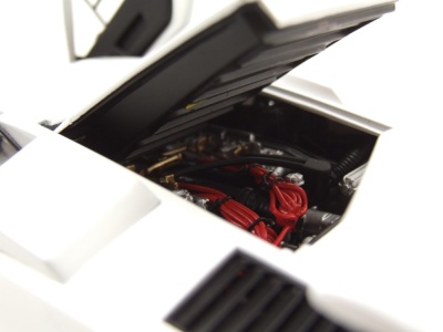 Lamborghini Countach LP 400 S weiß Modellauto 1:18 Kyosho