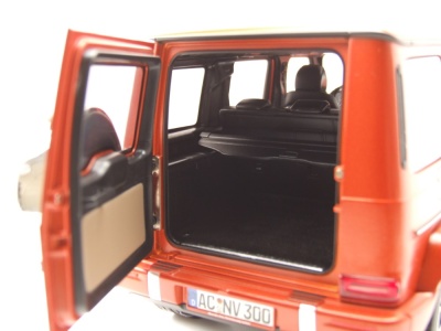 Mercedes G-Klasse G-Modell 2024 matt kupfer orange Modellauto 1:18 Norev